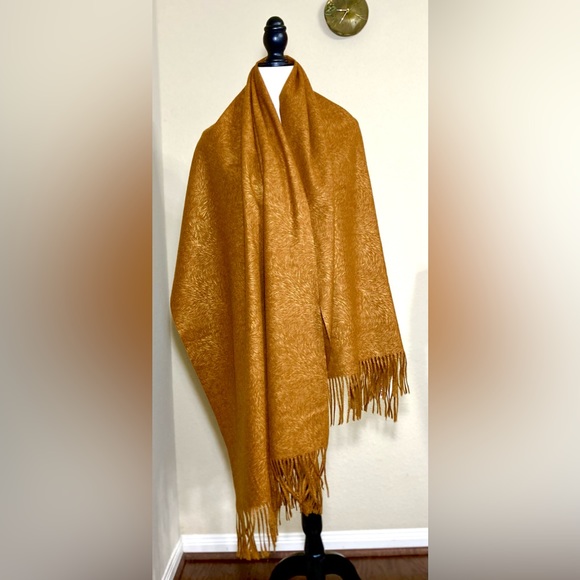 Wrap Scarf with fringes Classic Brown camel Pretty Persuasion - Picture 11 of 13
